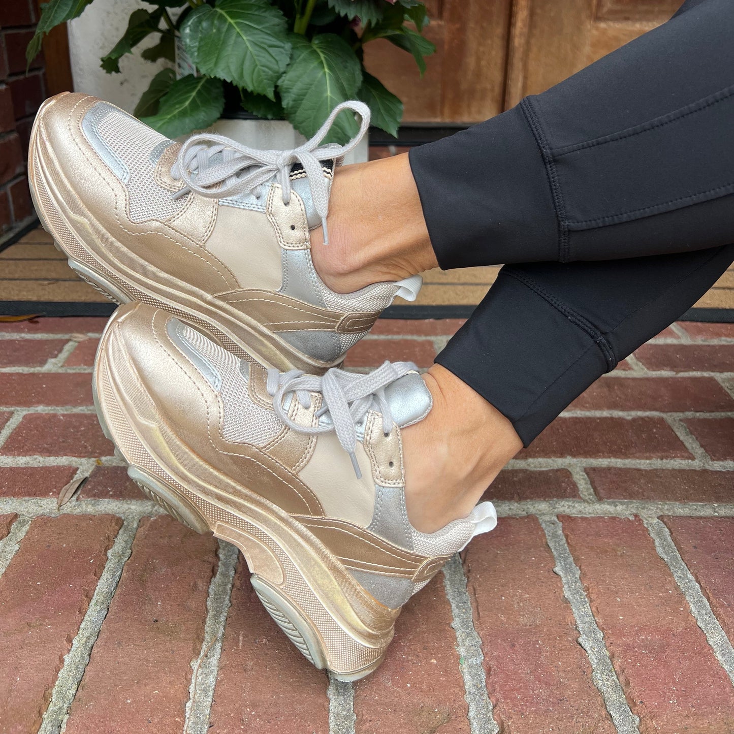 Perla Chunky Sneakers | Distressed Gold