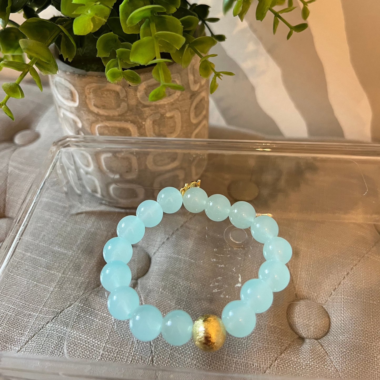 Zenzii Large Glass Bead Bracelet | Light Blue